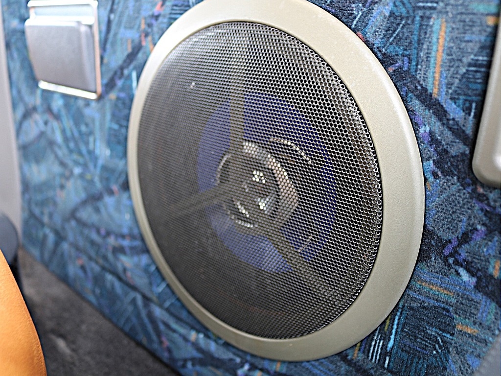 ラゲッジ左右スピーカーは社外品に替わっております。