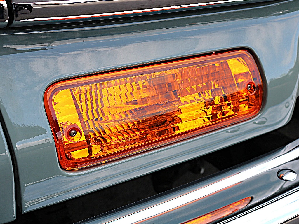 オレンジウィンカー。