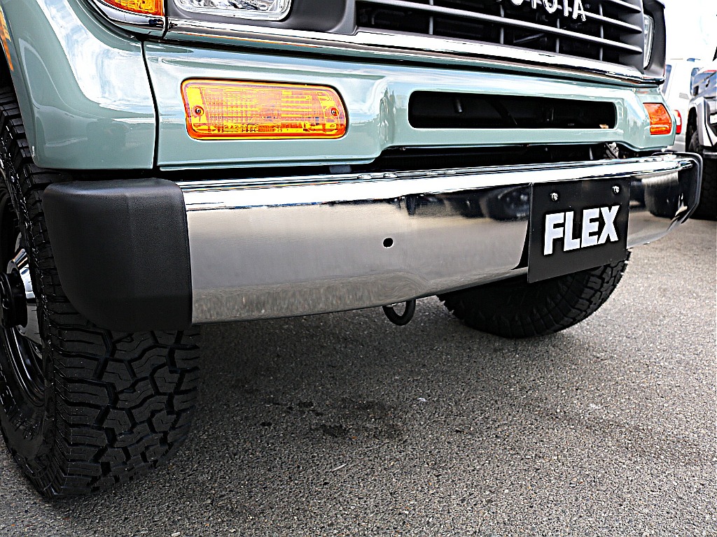 フロントバンパー。