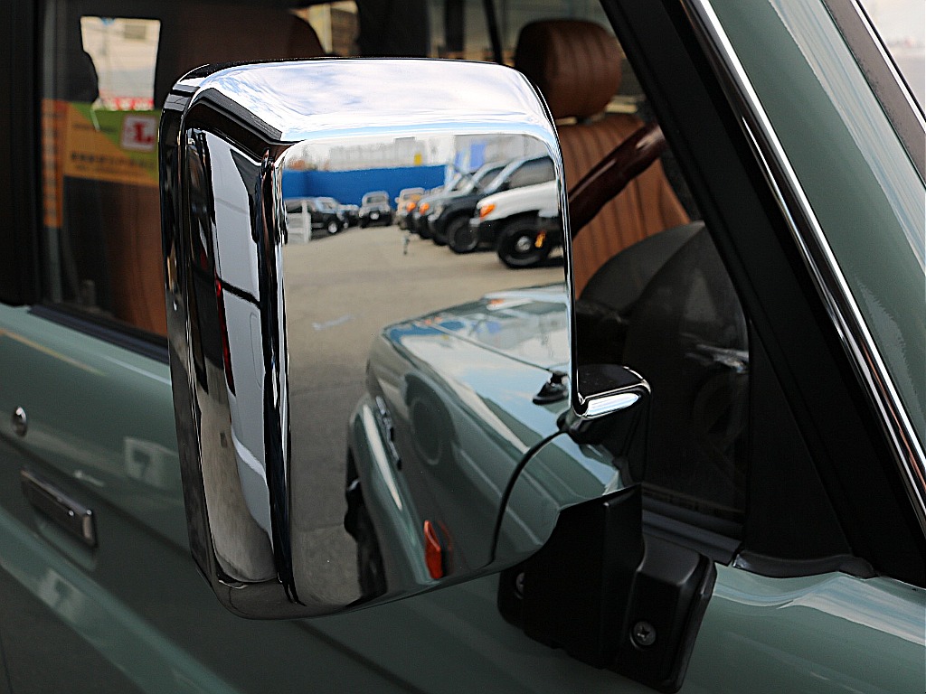 メッキドアミラーカバー。