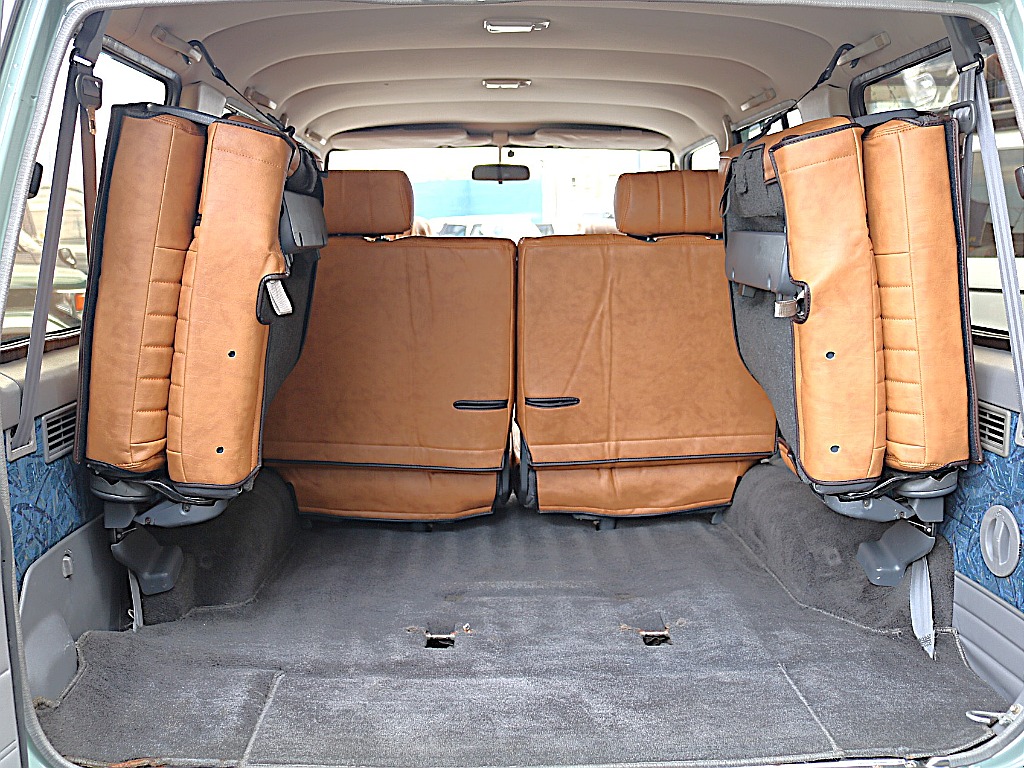 ラゲッジの広さは充分です。