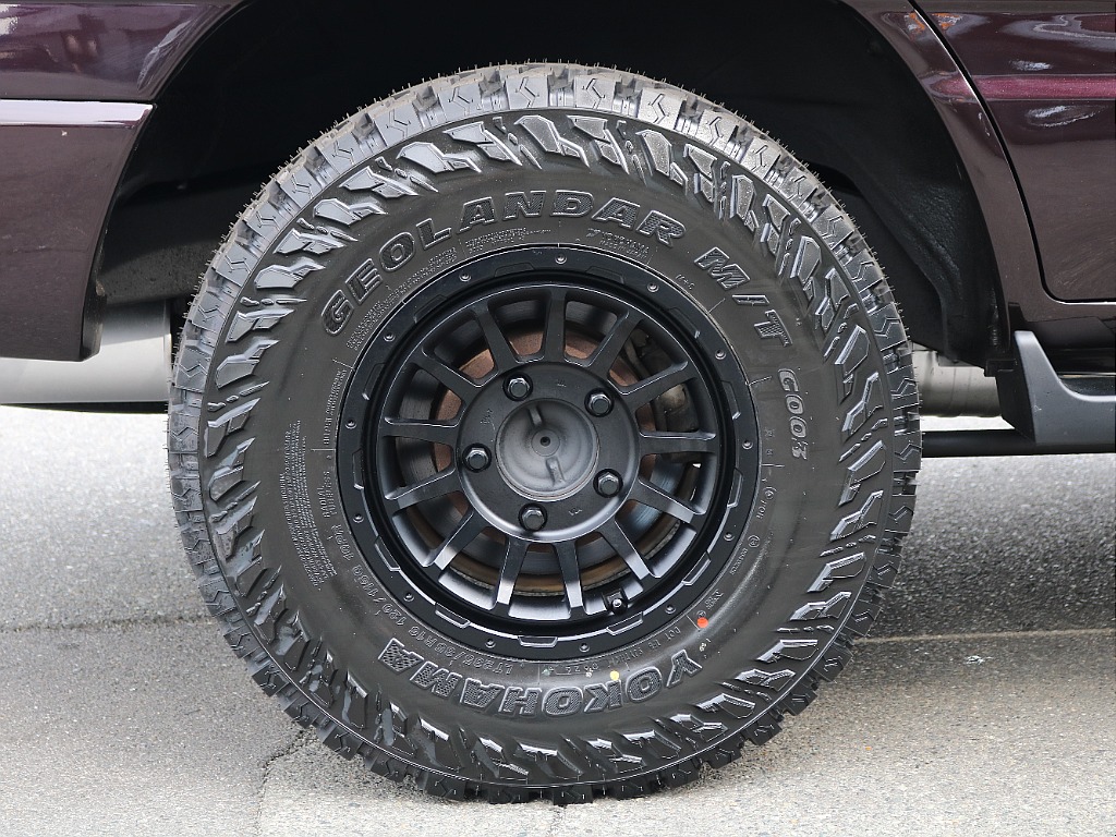 オリジナルホイールXELF０３ブラック塗装にYOKOHAMAジオランダーMTタイヤの組み合わせ！