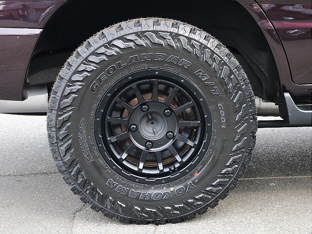 オリジナルホイールXELF０３ブラック塗装にYOKOHAMAジオランダーMTタイヤの組み合わせ！