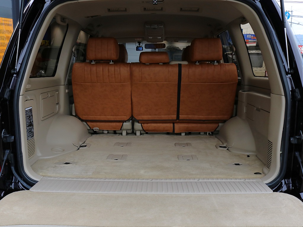 充実した荷室スペースです！