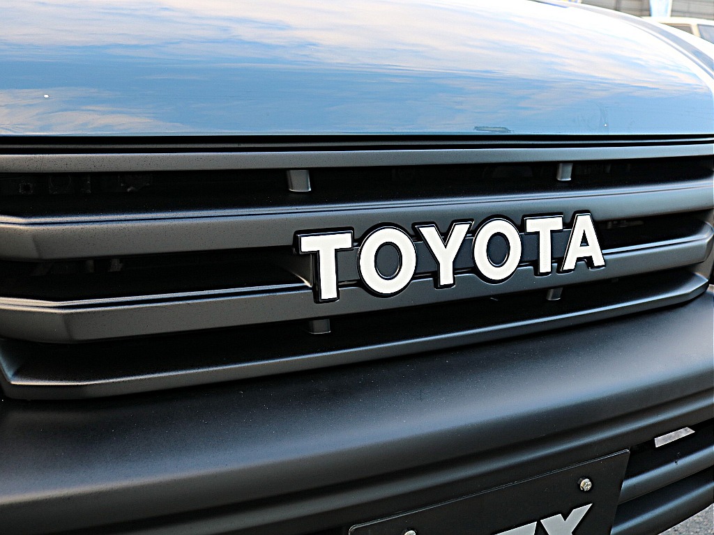 TOYOTAグリルは新品です！！
