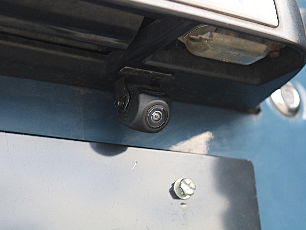 あったらうれしいバックカメラ付いてます