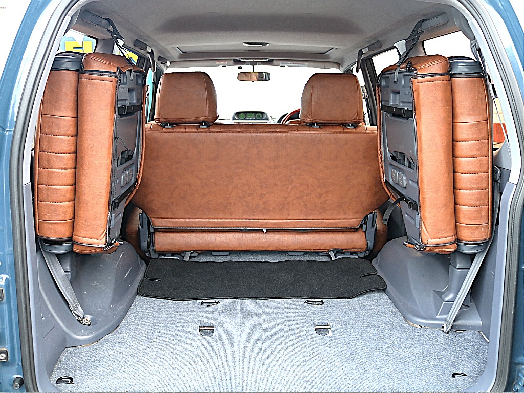 広々の荷室でキャンプもいけちゃいます！