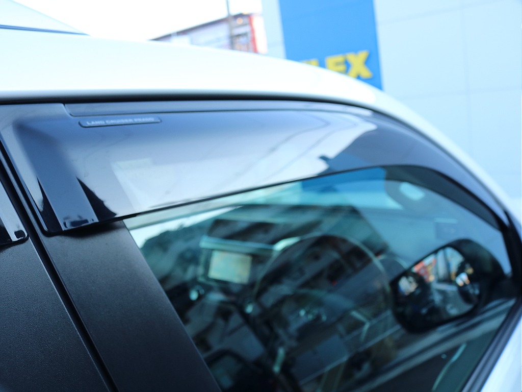 純正ドアバイザー。