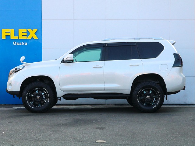 ずっしりとしたサイドビュー。