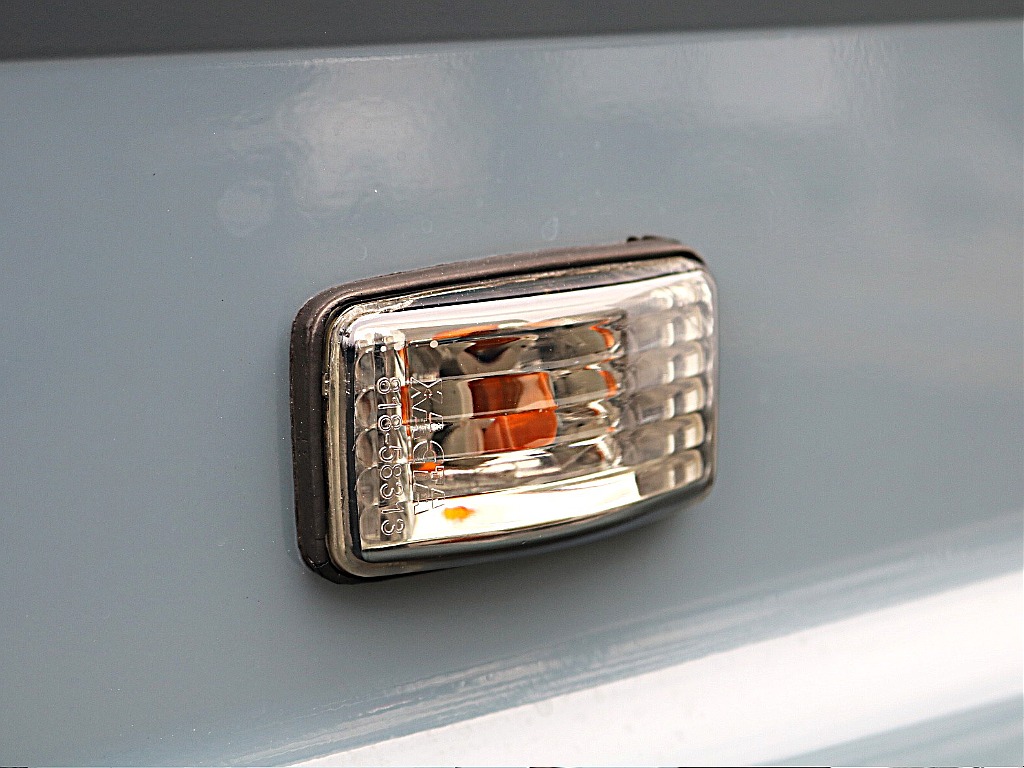 スモークサイドマーカー。