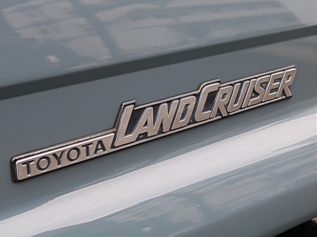 サイドエンブレム。