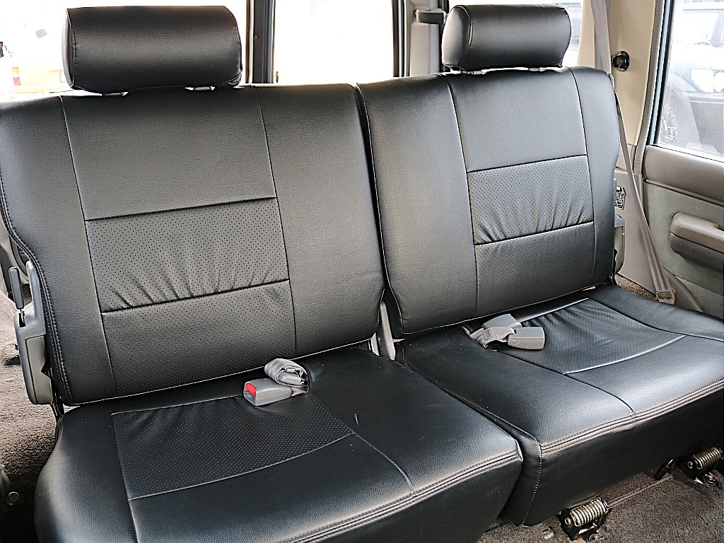 ２列目は使用感少ないです。