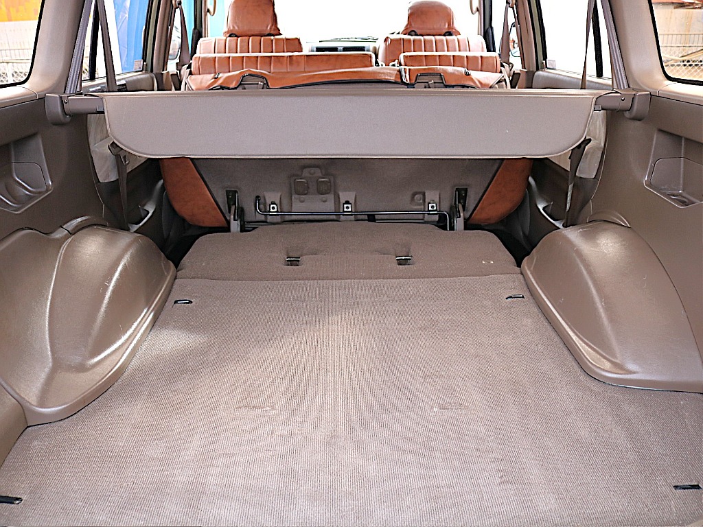 ２列目を倒す事で長物も積めます。