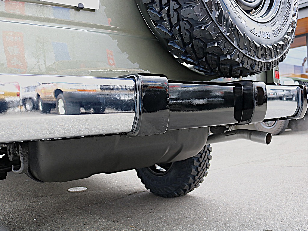 オリジナルメッキリアバンパー。