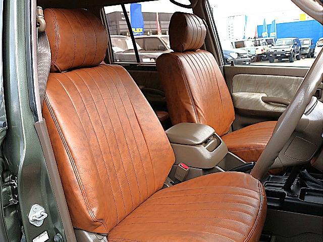 ブラウンシートカバーを新品装着！