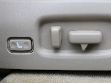 電動パワーシートが装備！