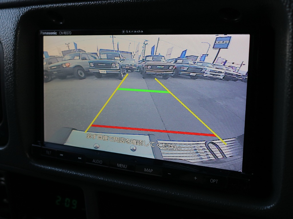 嬉しいバックカメラ付き。