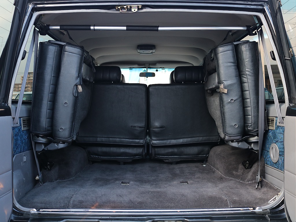 ３列目付きですが、それでもラゲッジスペース充分です。 趣味にお使いください。