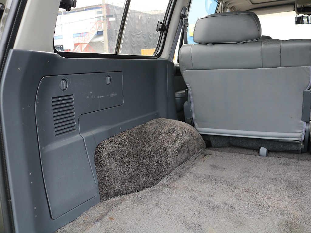 ラゲッジパネル。