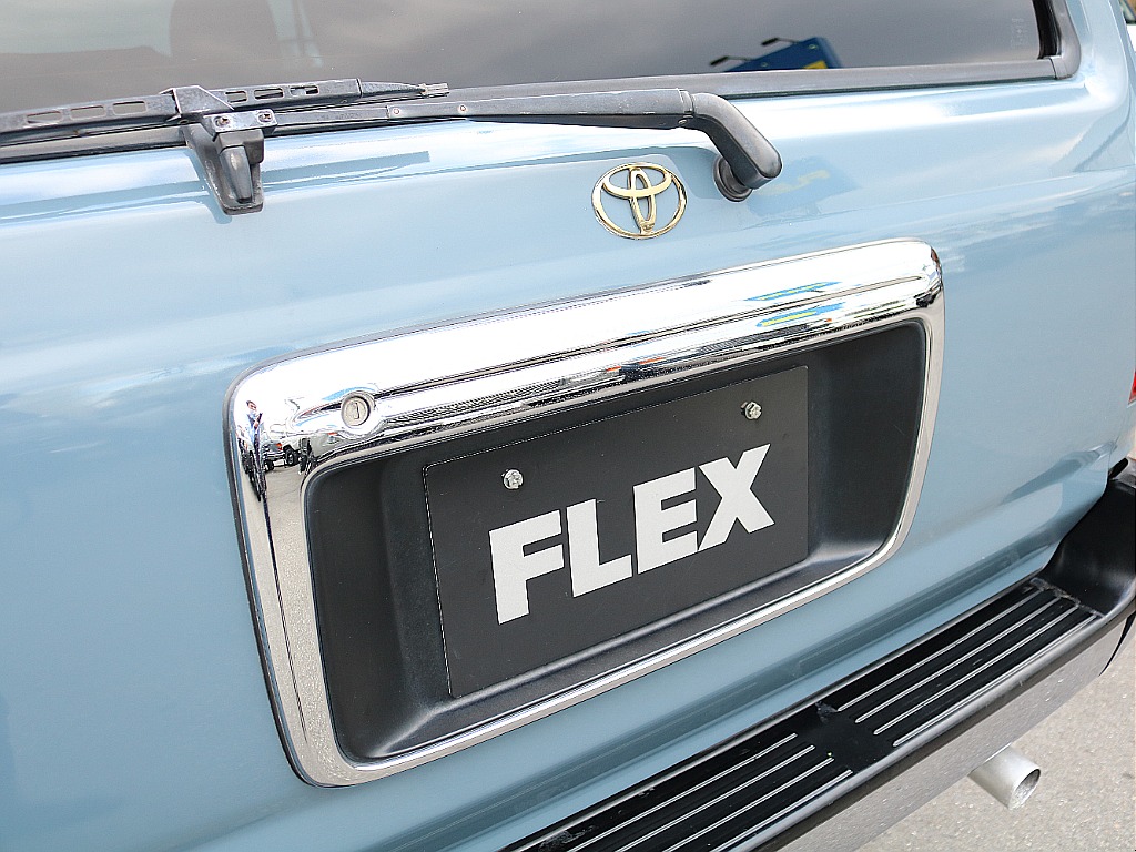 メッキのプレートがまた魅力です。