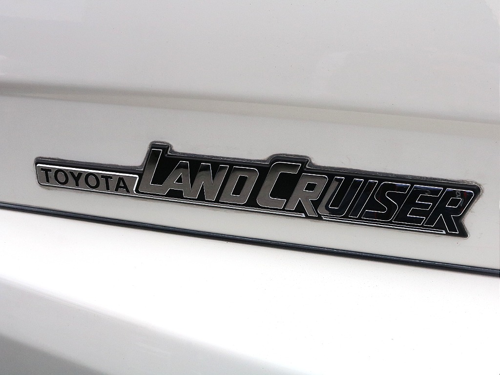 新品サイドエンブレム入っております！ ピカピカです☆