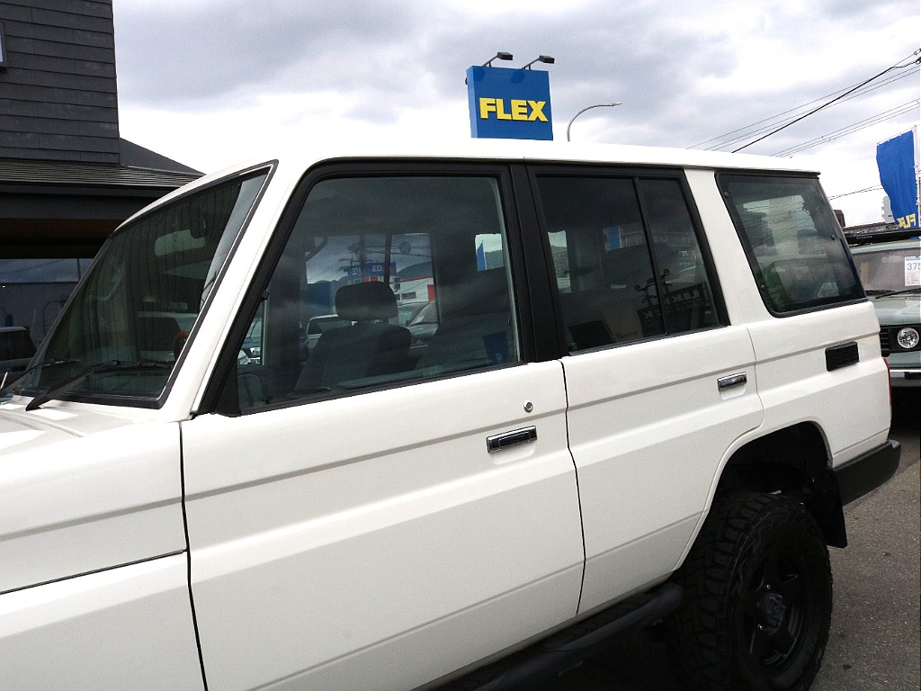 ドアバイザーレスでスッキリとした印象です！