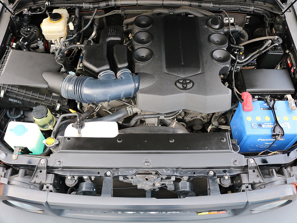 エンジンルームも綺麗です。