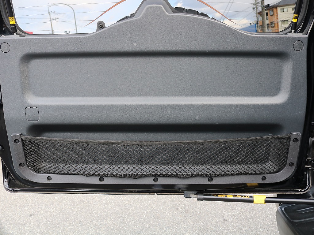 ラゲッジドア内張