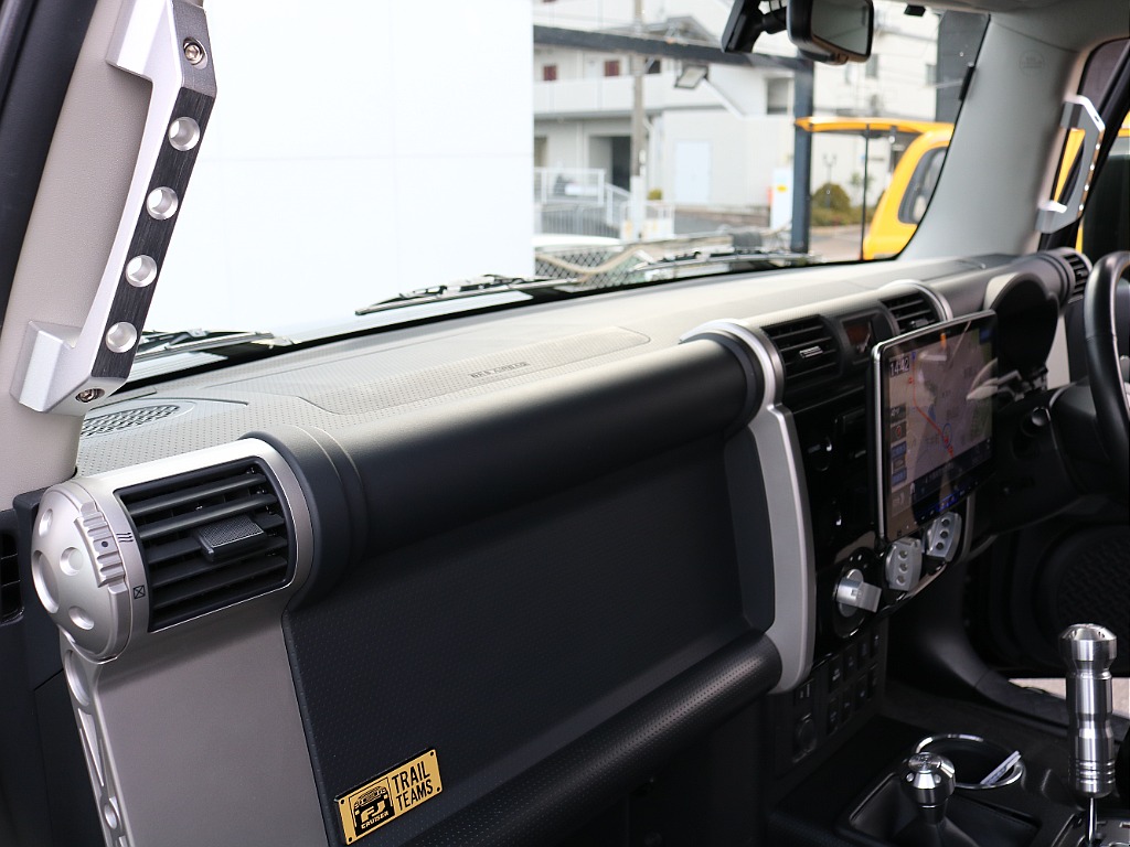 助手席もエアバック付きです。