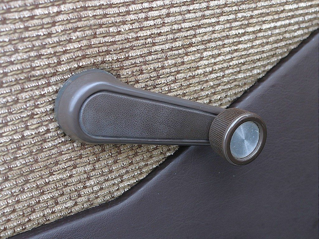 窓は手動です♪