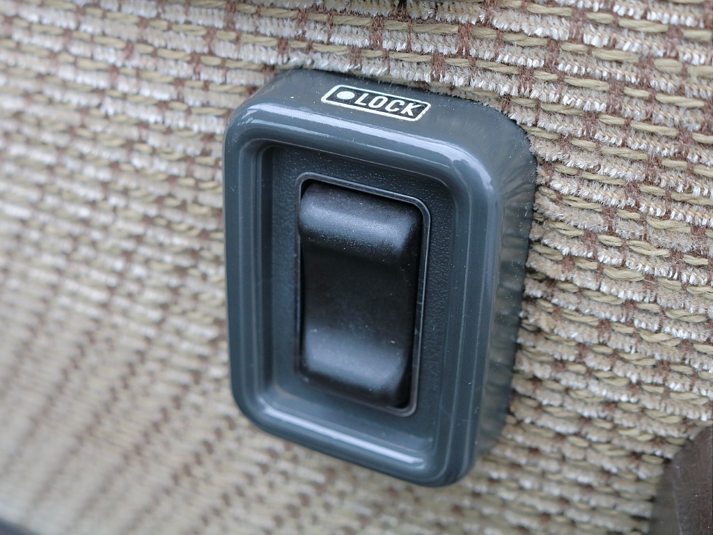 集中ドアロック付き。