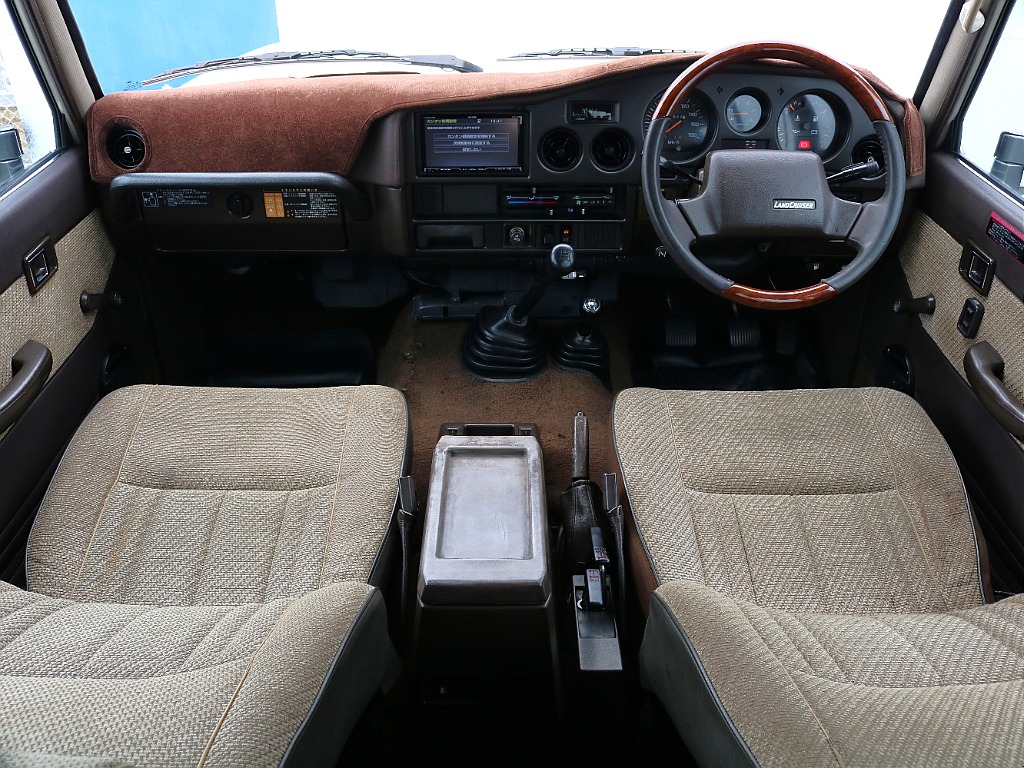 希少で人気な茶内装！