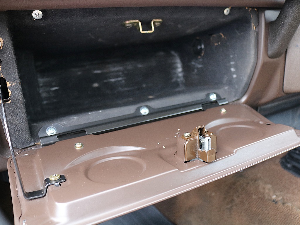 車検証等お入れください。