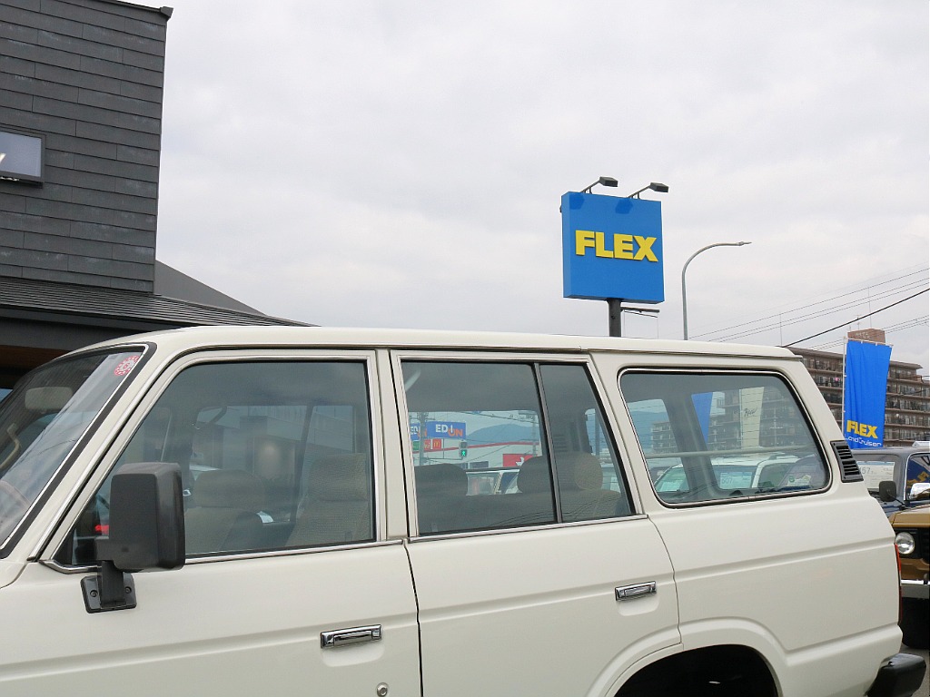 各所のメッキが良い味を出しております。