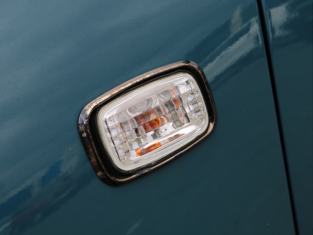 フロントに合わせてサイドマーカーもクリアです♪