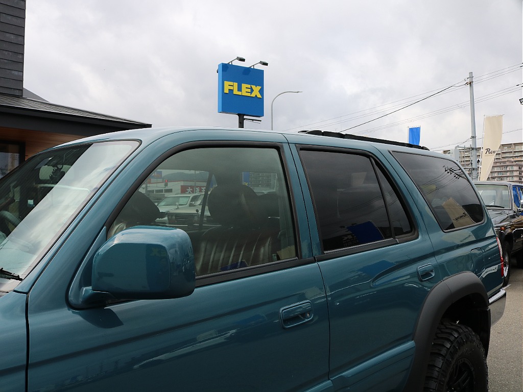 ルーフレール付き。