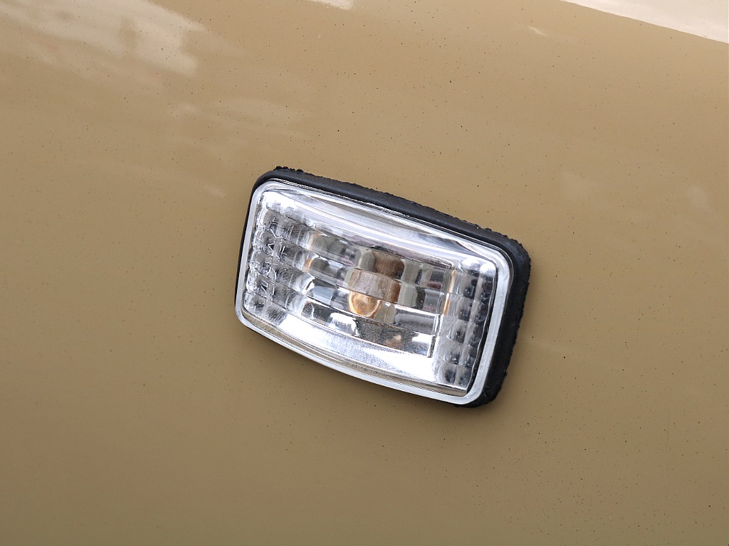 クリアサイドマーカー。