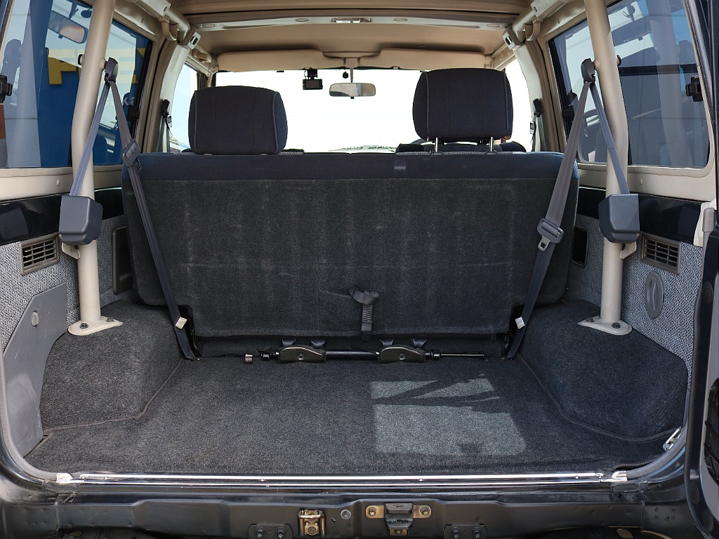 荷室の広さも充分です。