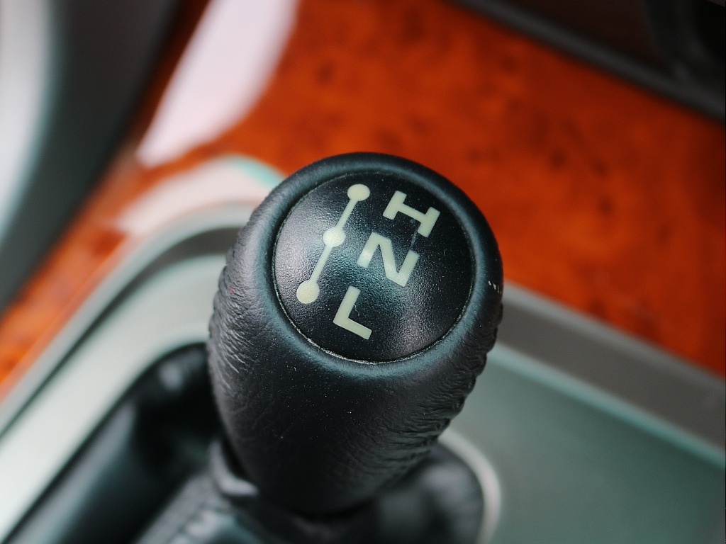 トランスファーレバーも綺麗な状態で残っております！