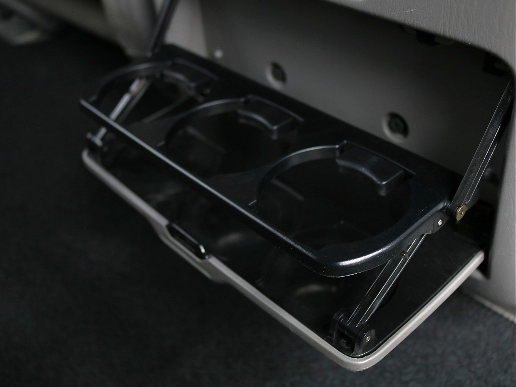 嬉しいドリンクホルダー付き！