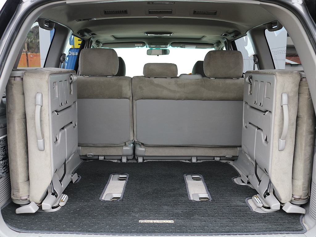 大容量の荷室です！キャンプ道具も沢山載せられます♪