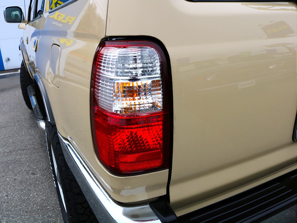 新品テールランプ。