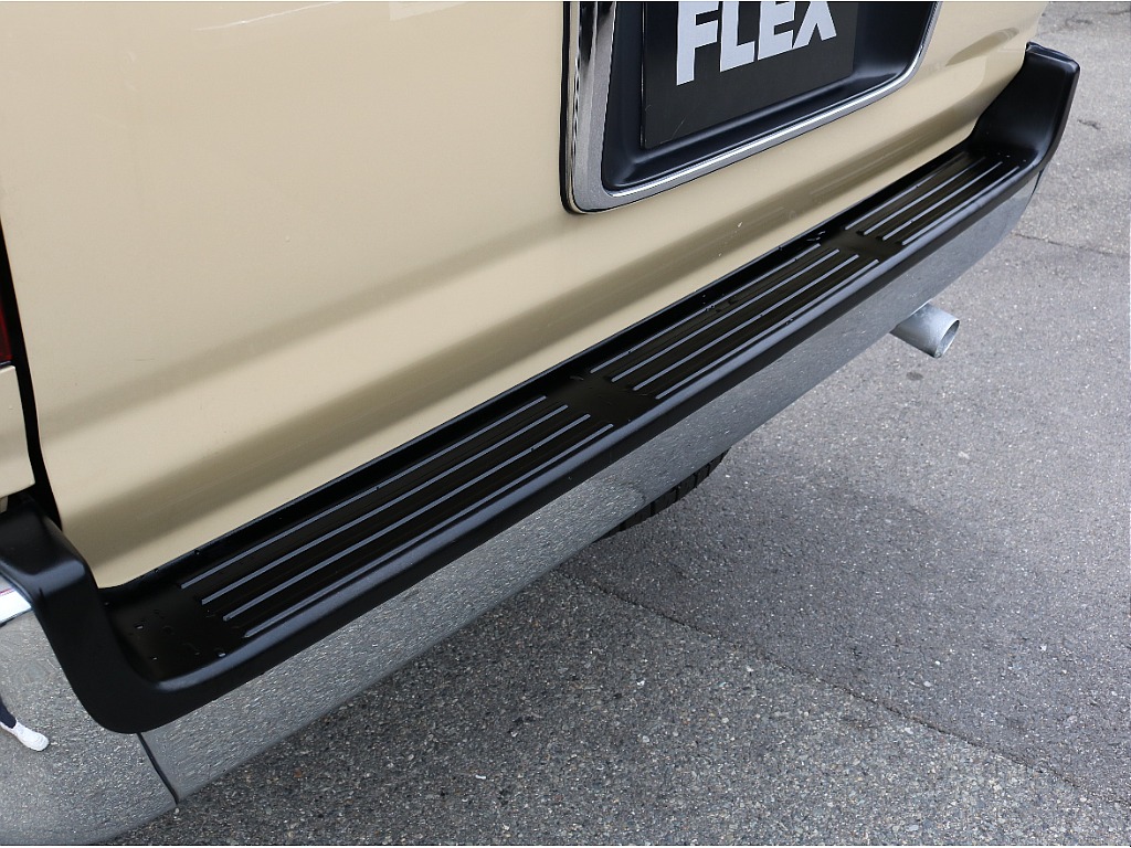 ブラック部も艶々です。