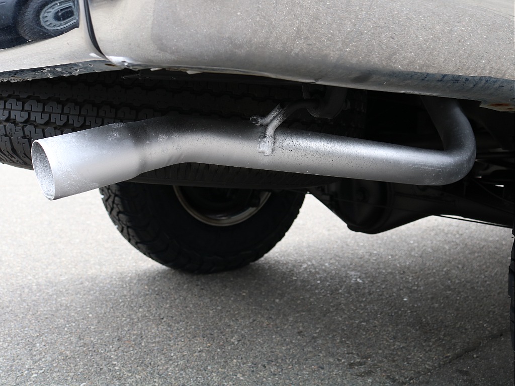 耐熱シルバー塗装済み。