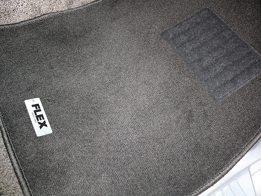 FLEXオリジナルフロアマット！