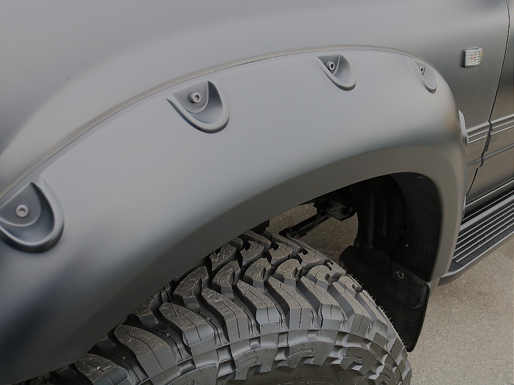 オーバーフェンダーカッコいいですね。