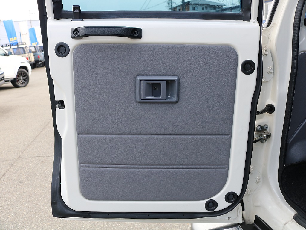 荷室・パネルの状態も良好です！