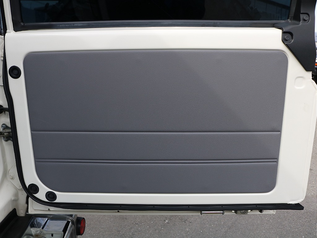 荷室・パネルの状態も良好です！