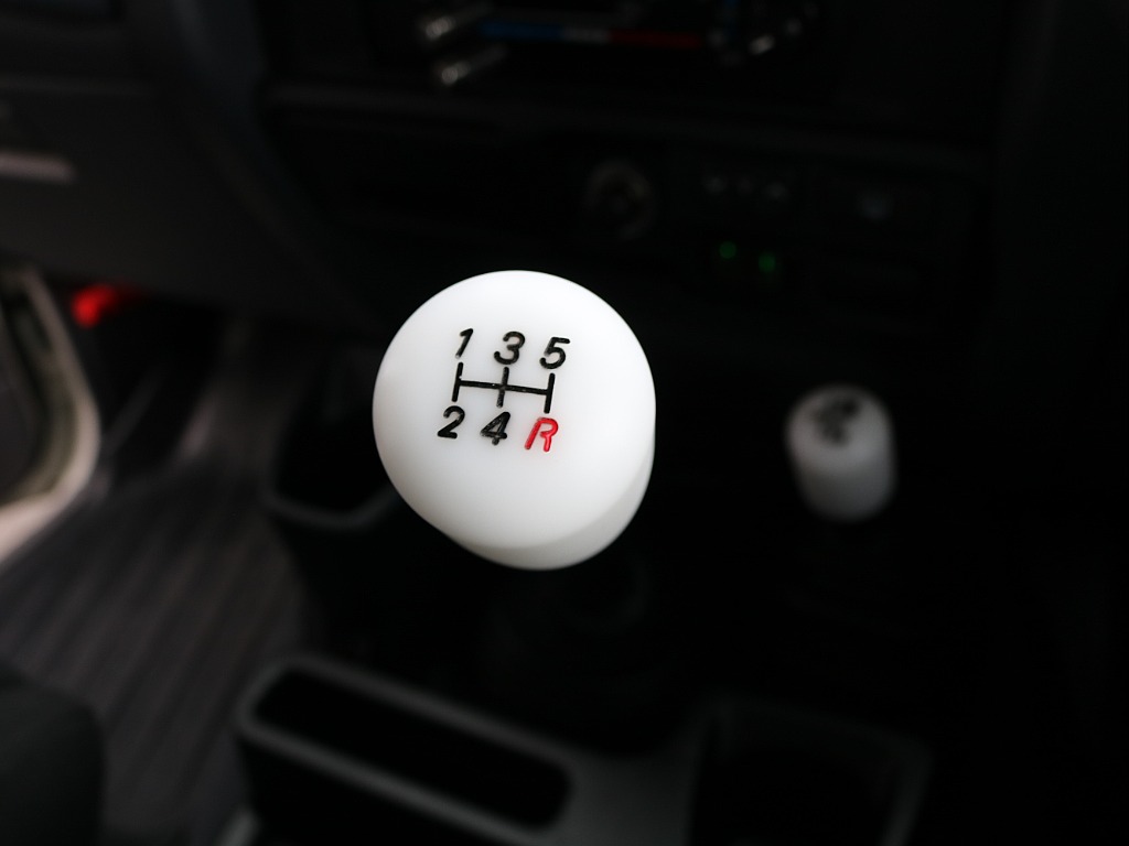 一風変わった社外シフトノブが目を引きます！