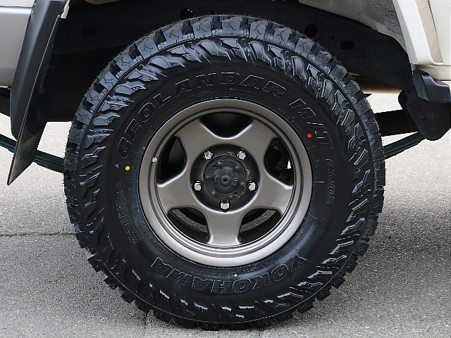 新品YOKOHAMAジオランダーM/TタイヤにブラッドレーV16インチAWが装着済み！